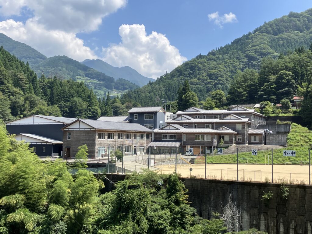 東祖谷小中学校