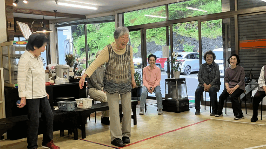 ボッチャを楽しまれる皆さん